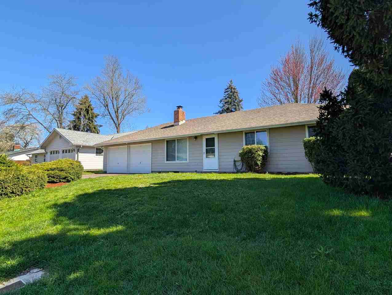 2549 York St - Photo 3 of 25