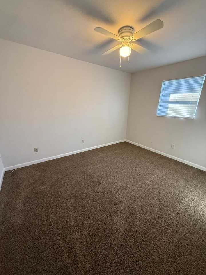 1415 Connecticut St - Photo 7 of 8