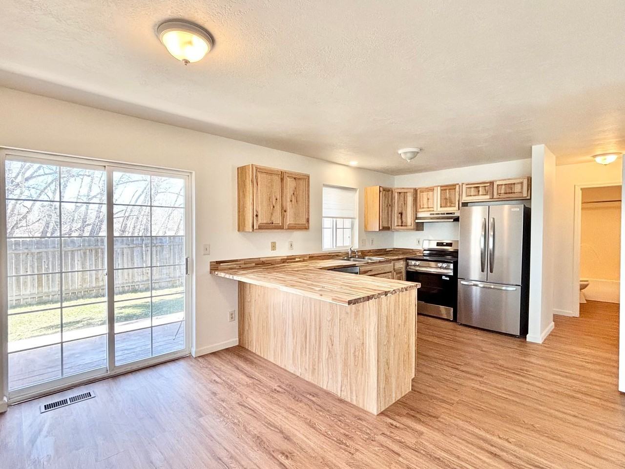 312 Golden Valley Dr - Photo 3 of 11