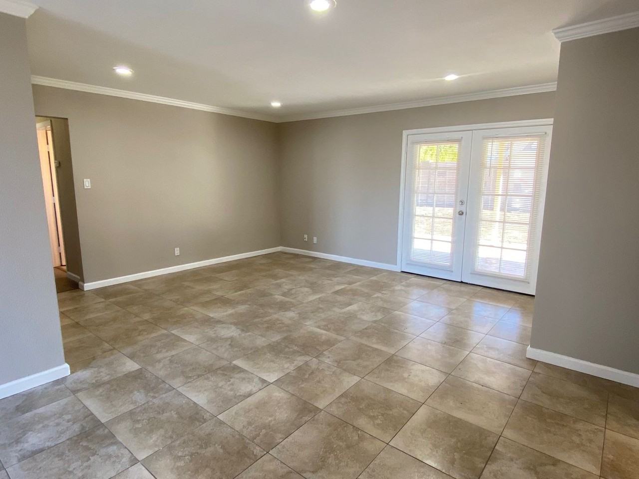 1620 Fremont Ave - Photo 5 of 16