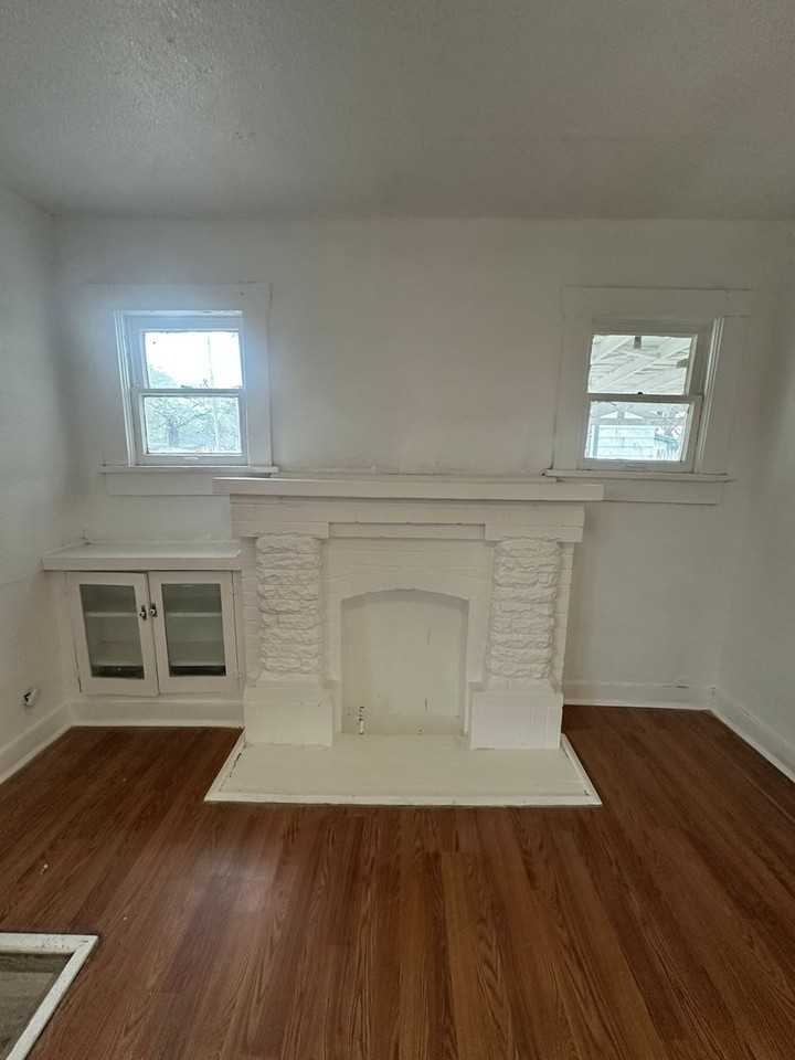 2106 S Pierce St - Photo 5 of 19