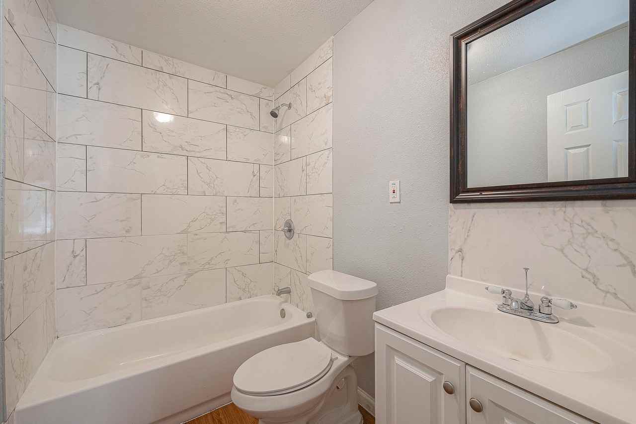 5619 Willow Glen Dr - Photo 7 of 13