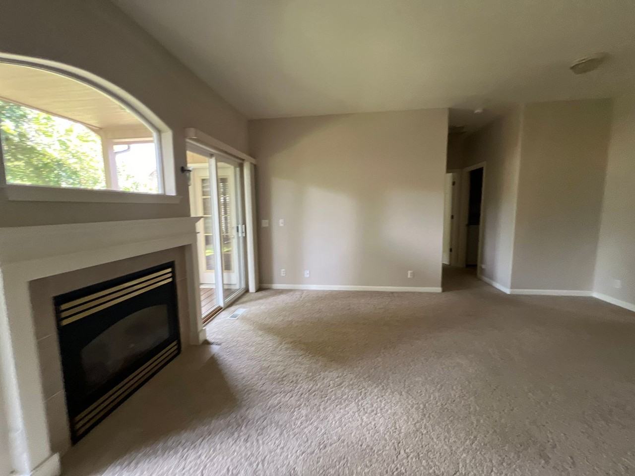 207 Grizzly Ave - Photo 3 of 16