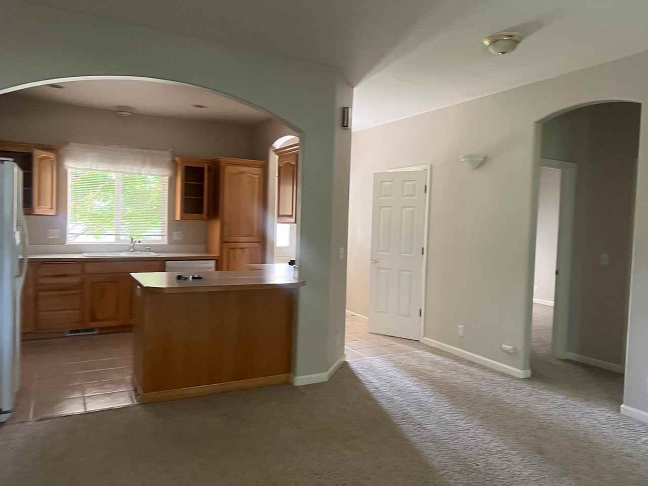 207 Grizzly Ave - Photo 4 of 16