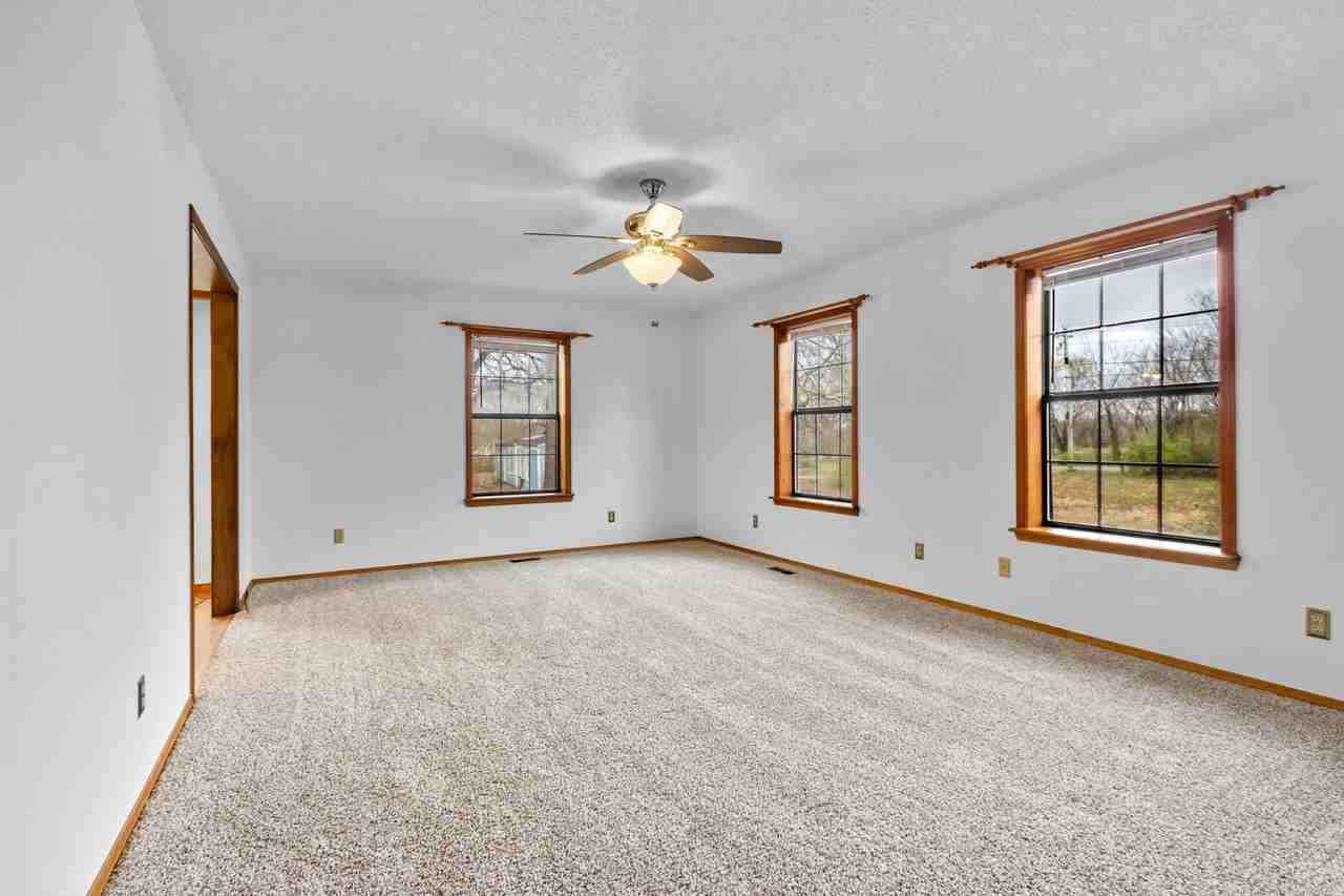 12405 Bethel Blacktop Rd - Photo 6 of 31