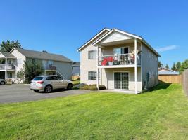 featured image of 3035 Pacific St