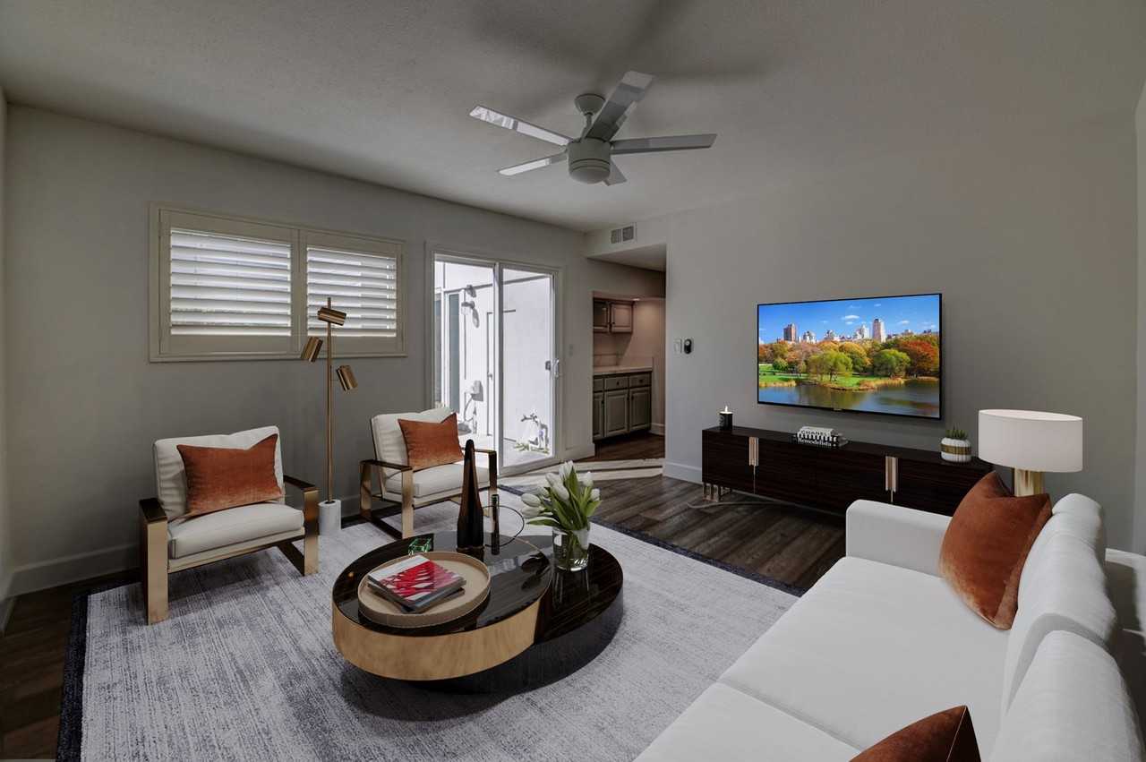 341 Riviera Dr - Photo 2 of 26