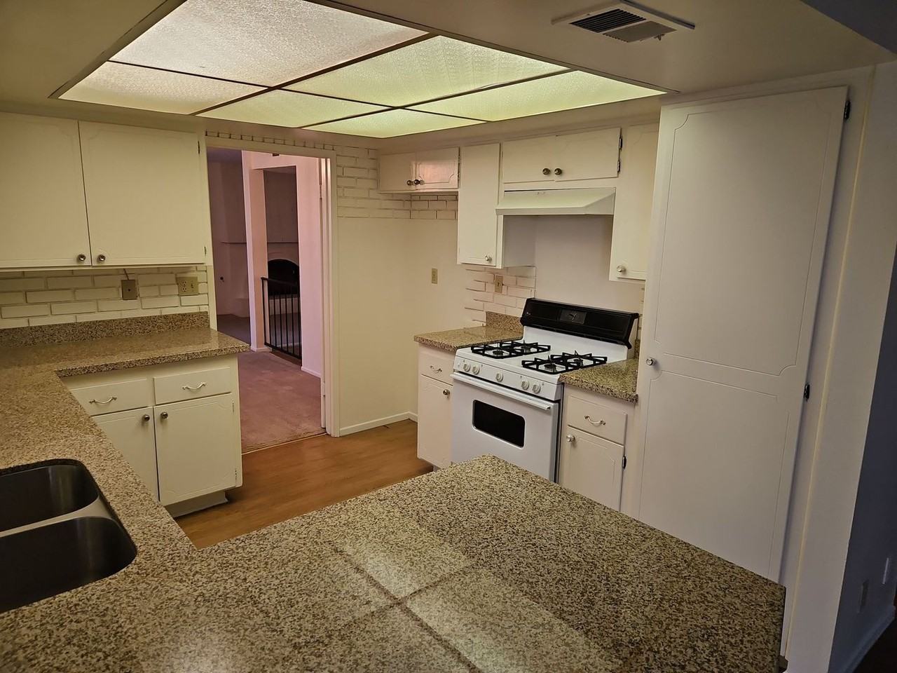 2724 Capistrano Ave - Photo 2 of 33