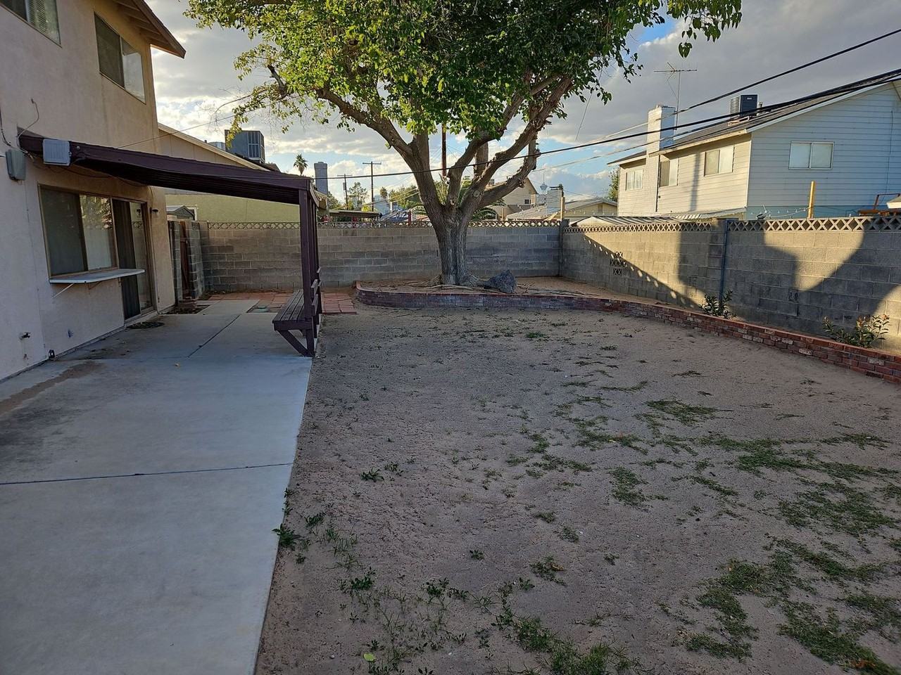 2724 Capistrano Ave - Photo 4 of 33