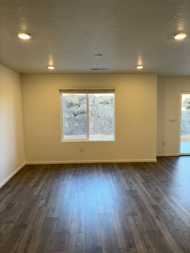 3323 E Big Bend Ln - Photo 7 of 23