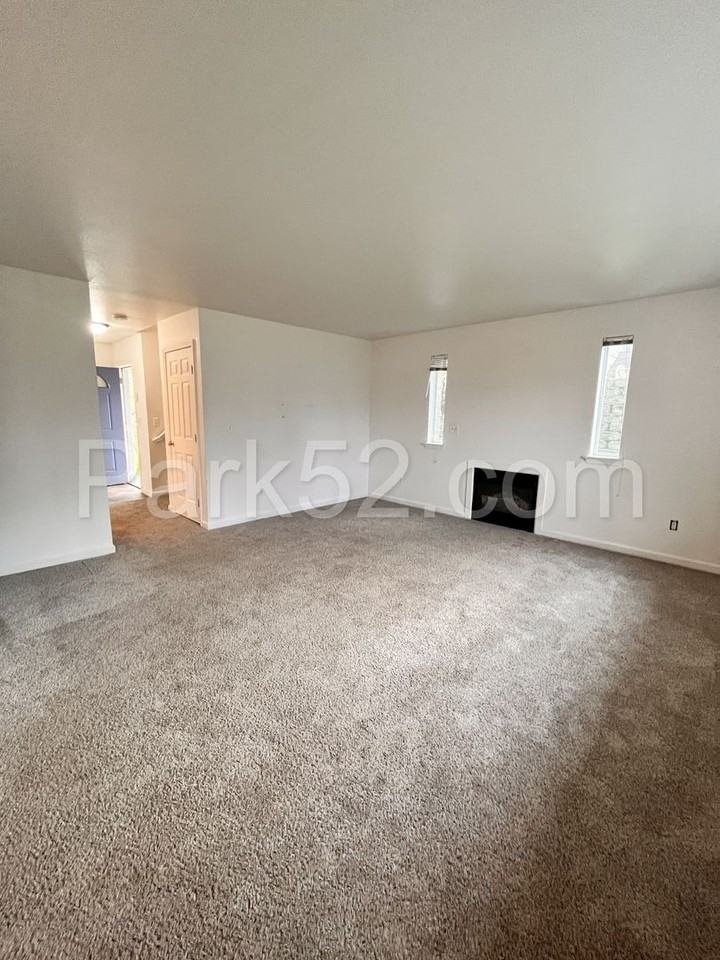 112 126th St E - Photo 7 of 19