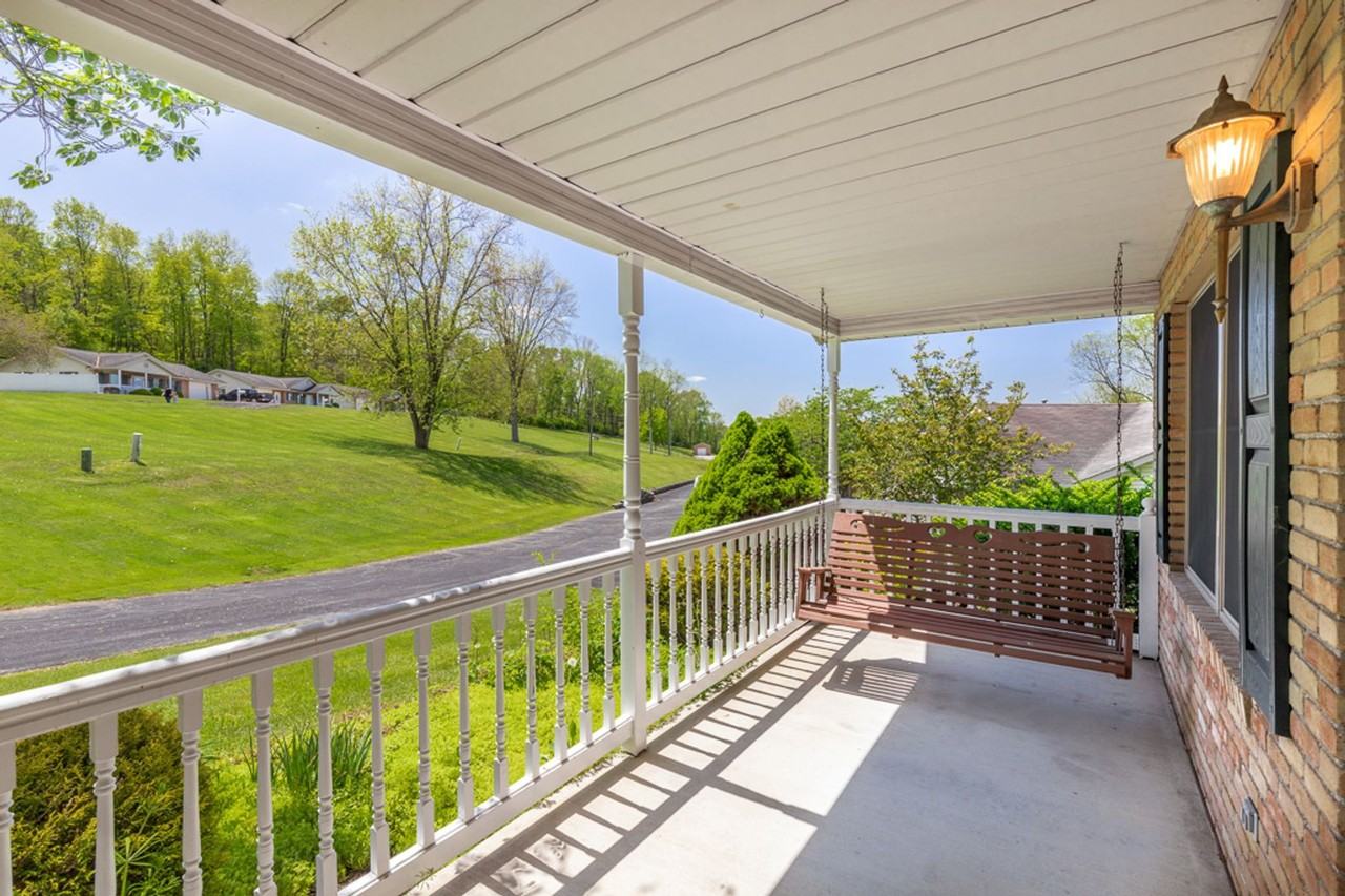 151 E Jones St - Photo 4 of 21