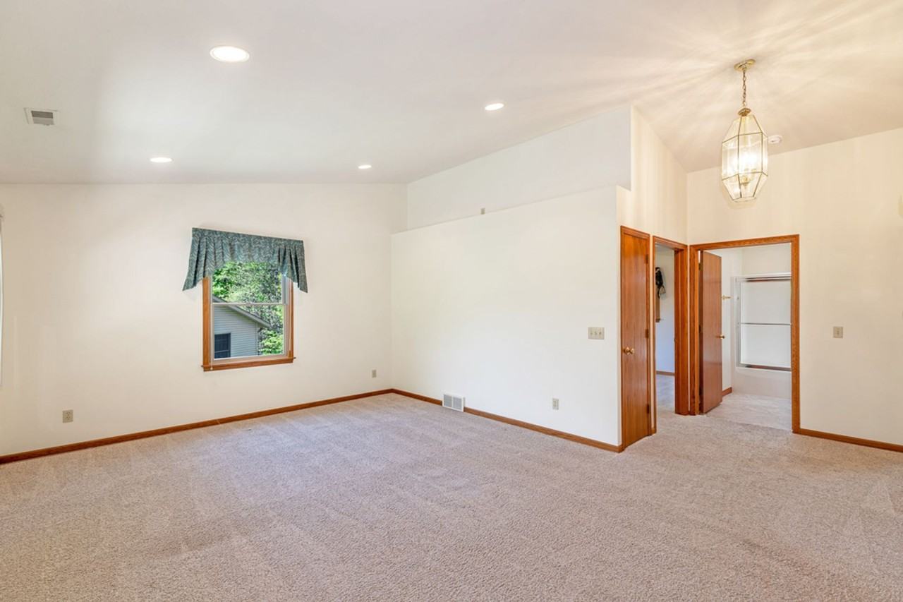 151 E Jones St - Photo 7 of 21