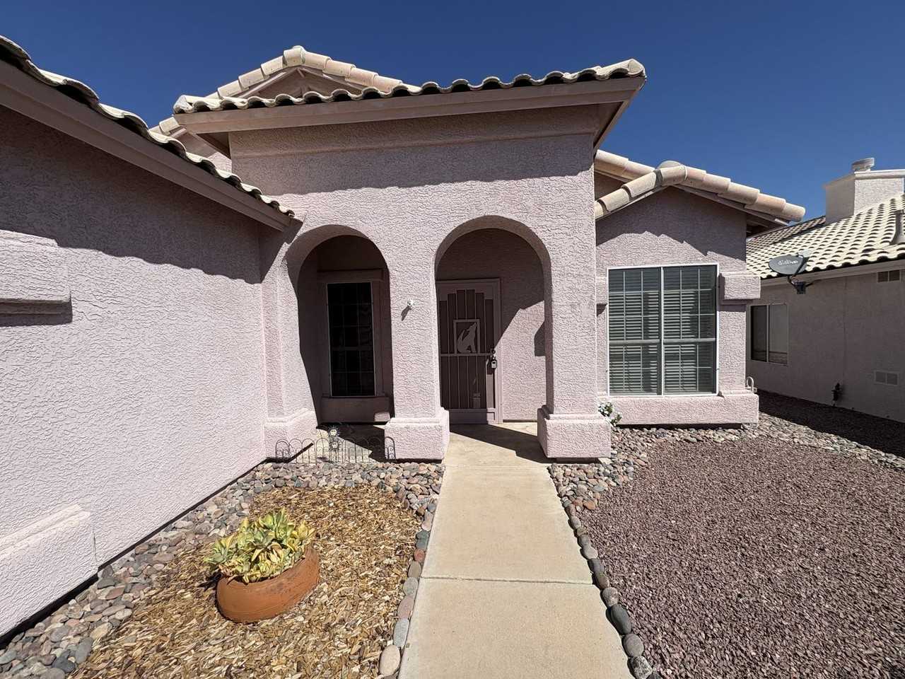 10065 E English Woods Rd - Photo 3 of 40