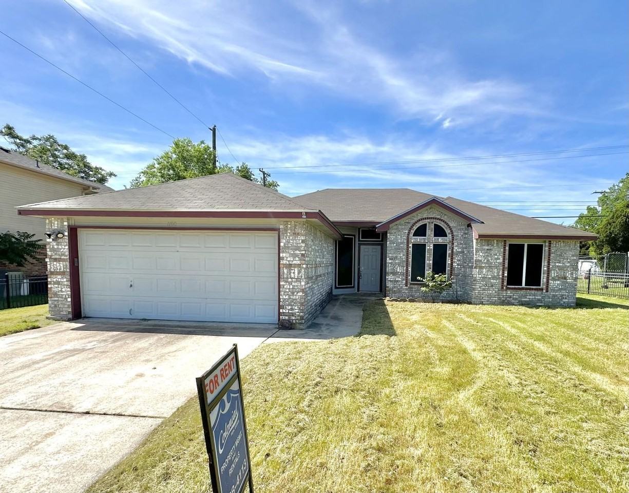 1100 Clairidge Ave - Photo 2 of 18