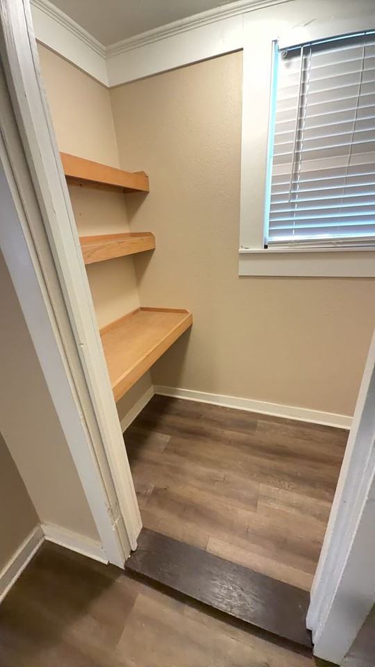 127 Albany Ave - Photo 4 of 8