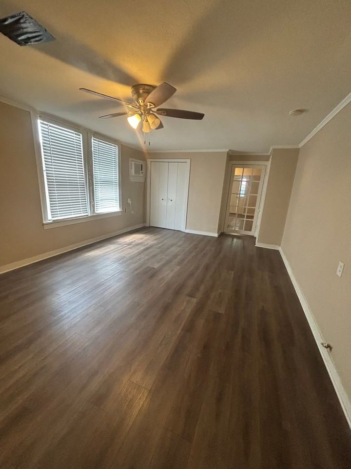 127 Albany Ave - Photo 6 of 8