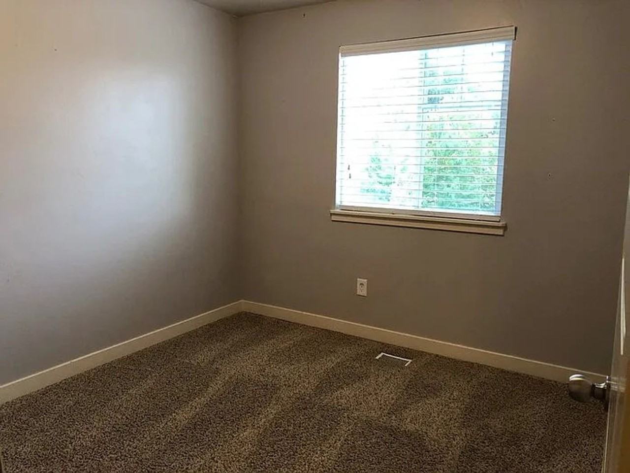 11219 S Crescent Oak Way - Photo 4 of 9