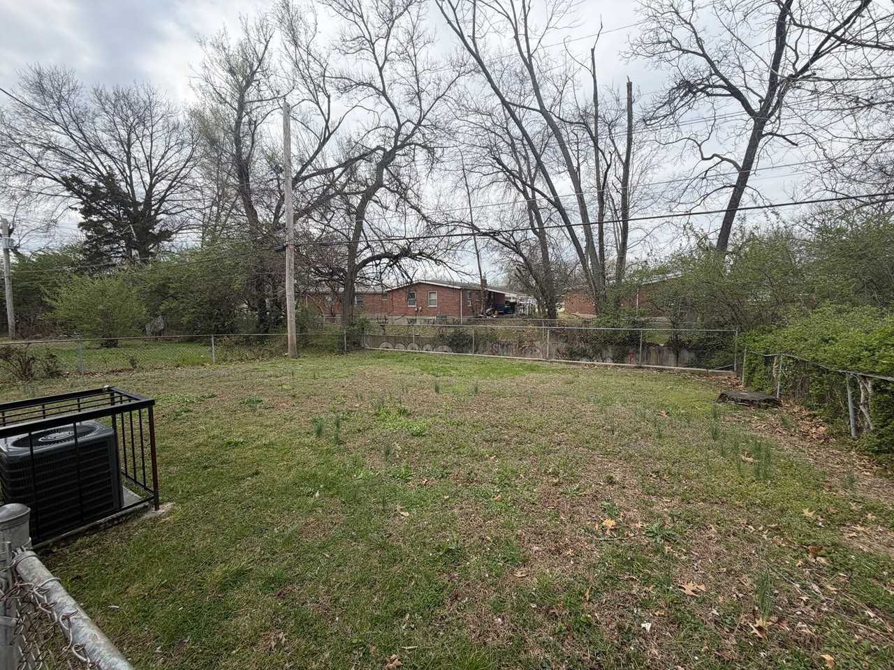 1315 Mendell Dr - Photo 2 of 27