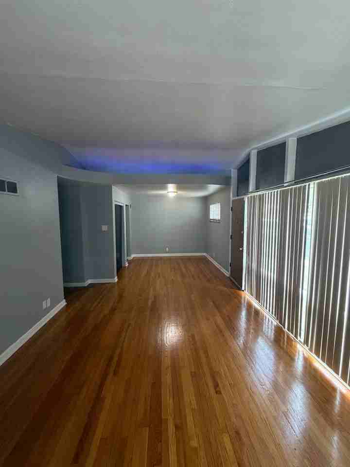 1315 Mendell Dr - Photo 5 of 27