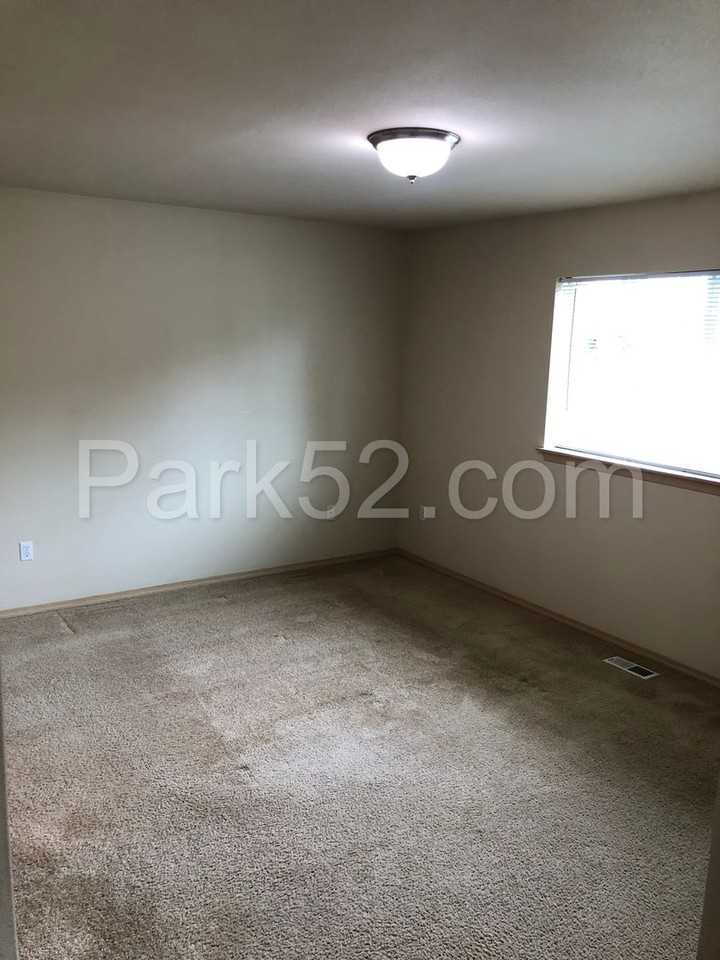 15504 87th Ave E - Photo 6 of 12