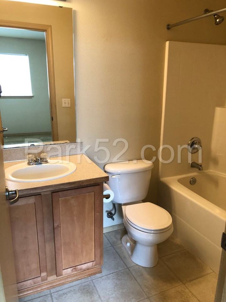 15504 87th Ave E - Photo 7 of 12