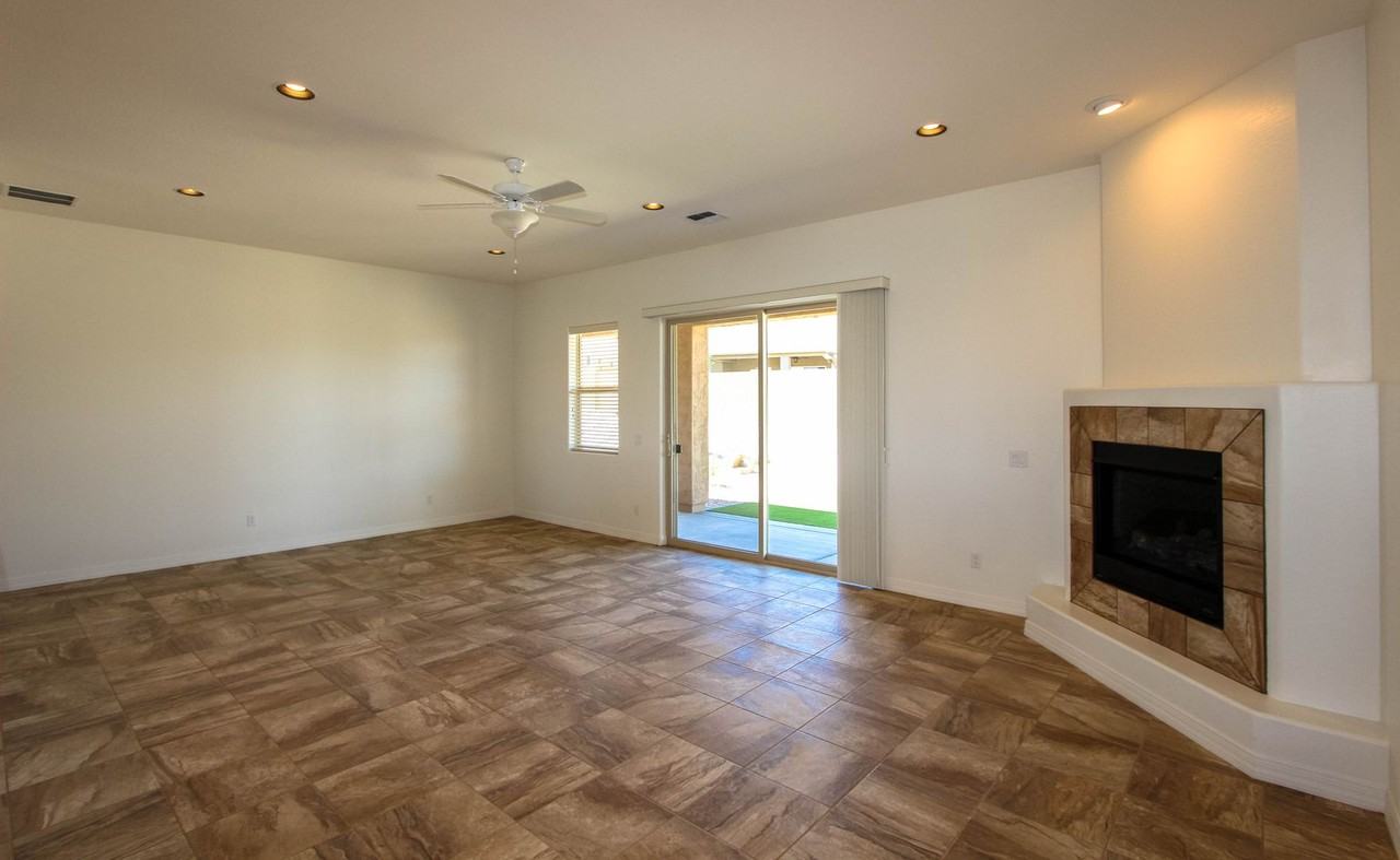 4078 N Wynnwood Dr - Photo 4 of 19