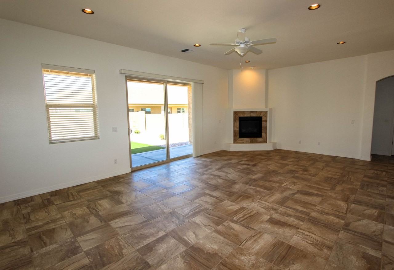 4078 N Wynnwood Dr - Photo 5 of 19