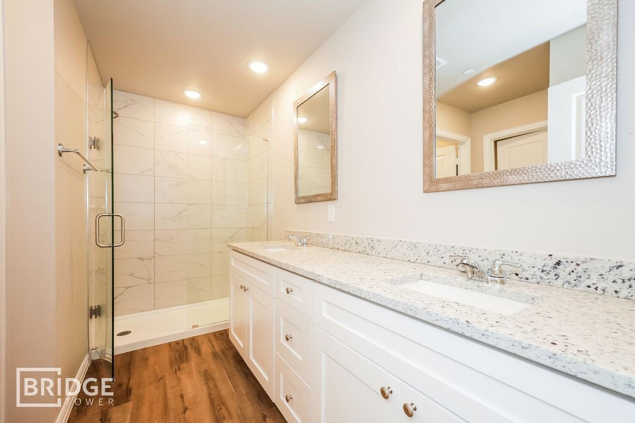 1057 W Golden Ln - Photo 6 of 10