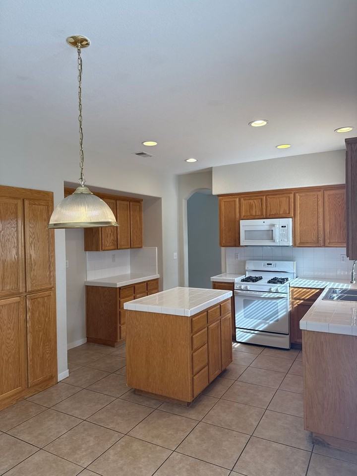 3916 Chateau Ln - Photo 7 of 18