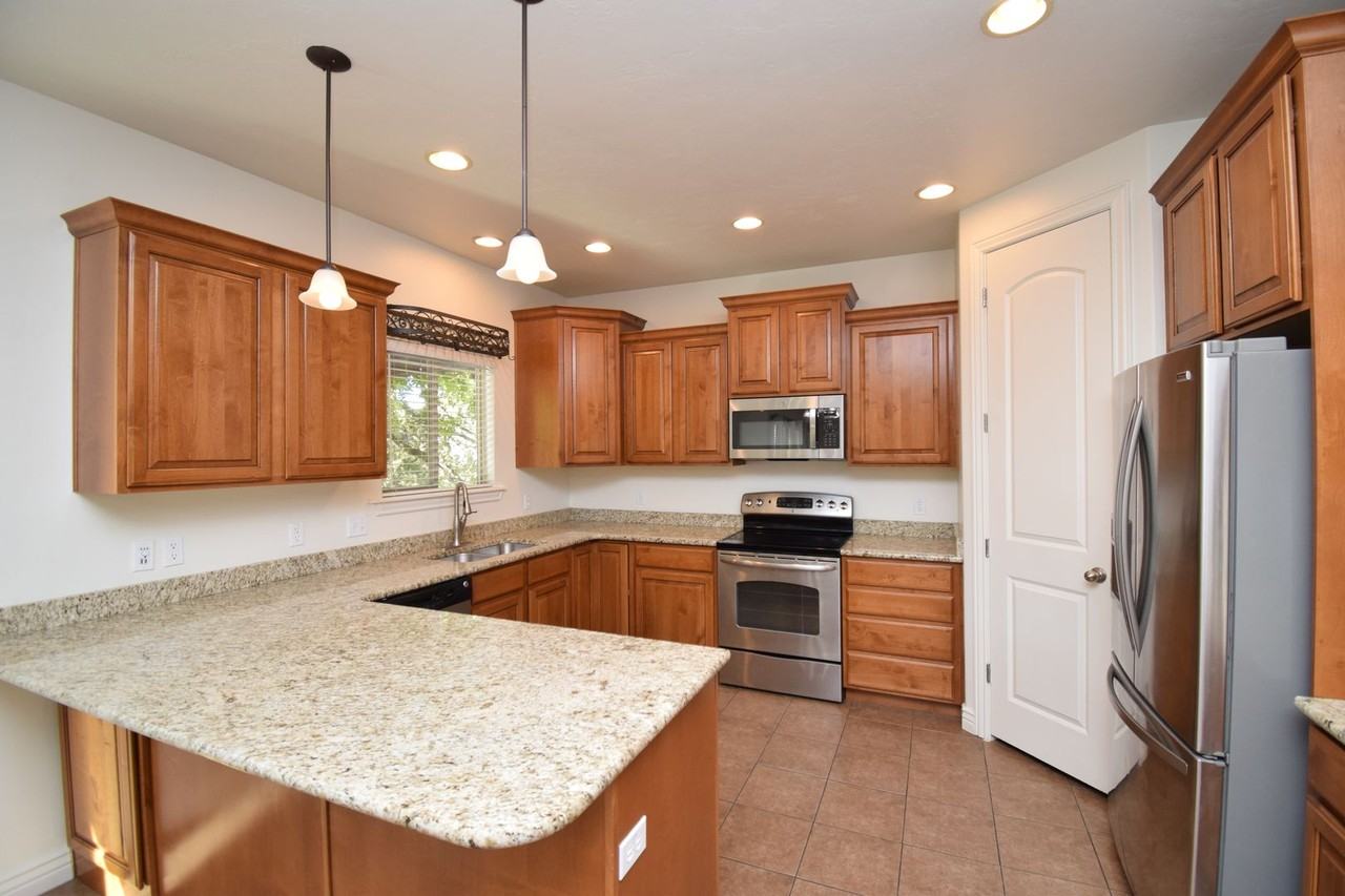 3397 W Chatel Dr - Photo 5 of 32