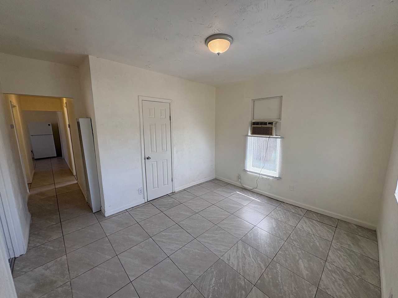 326 S L St - Photo 2 of 22