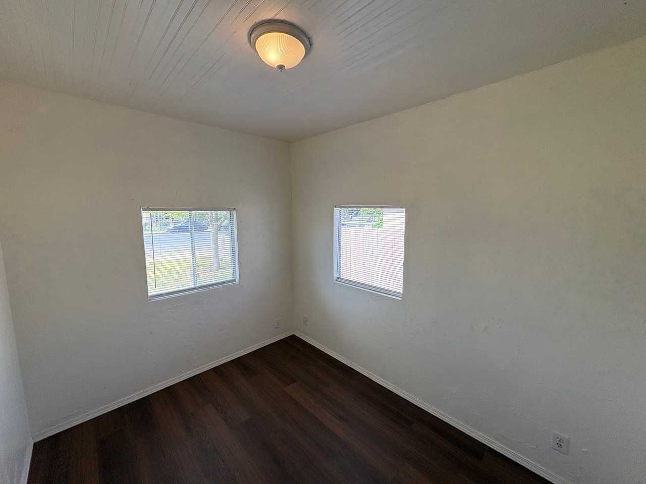 326 S L St - Photo 3 of 22