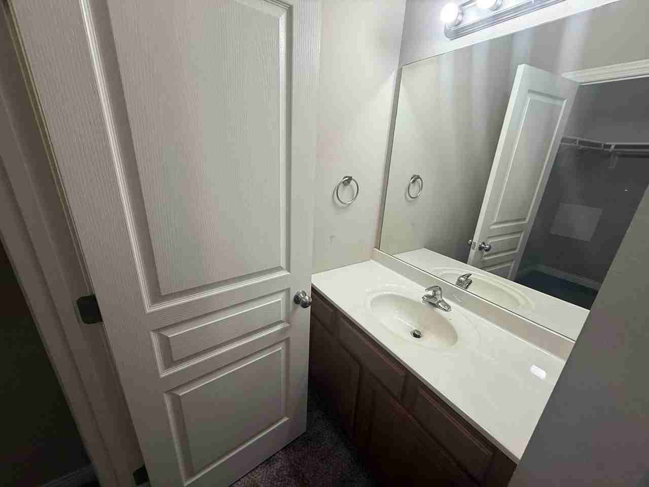 7420 Arratt Ct - Photo 2 of 5