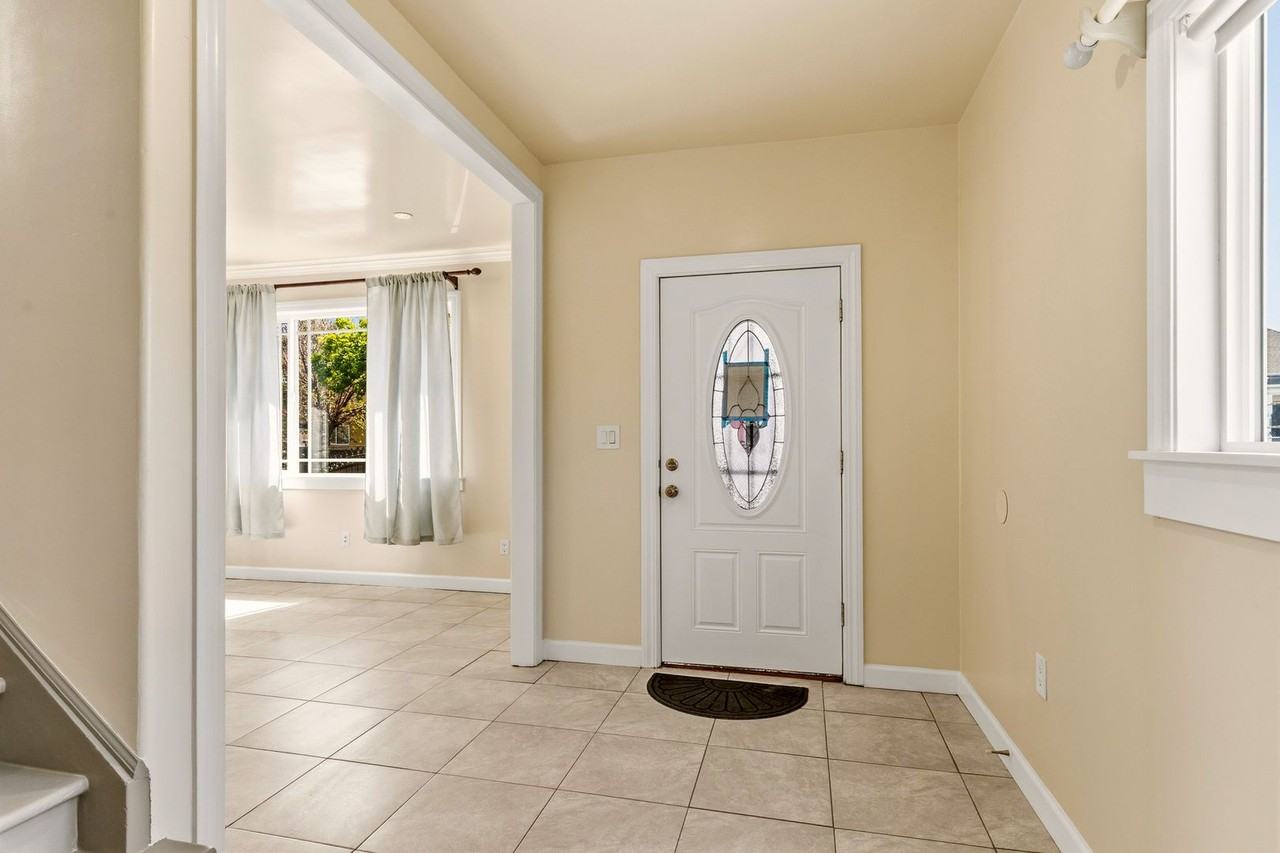 1211 98th Ave - Photo 6 of 39