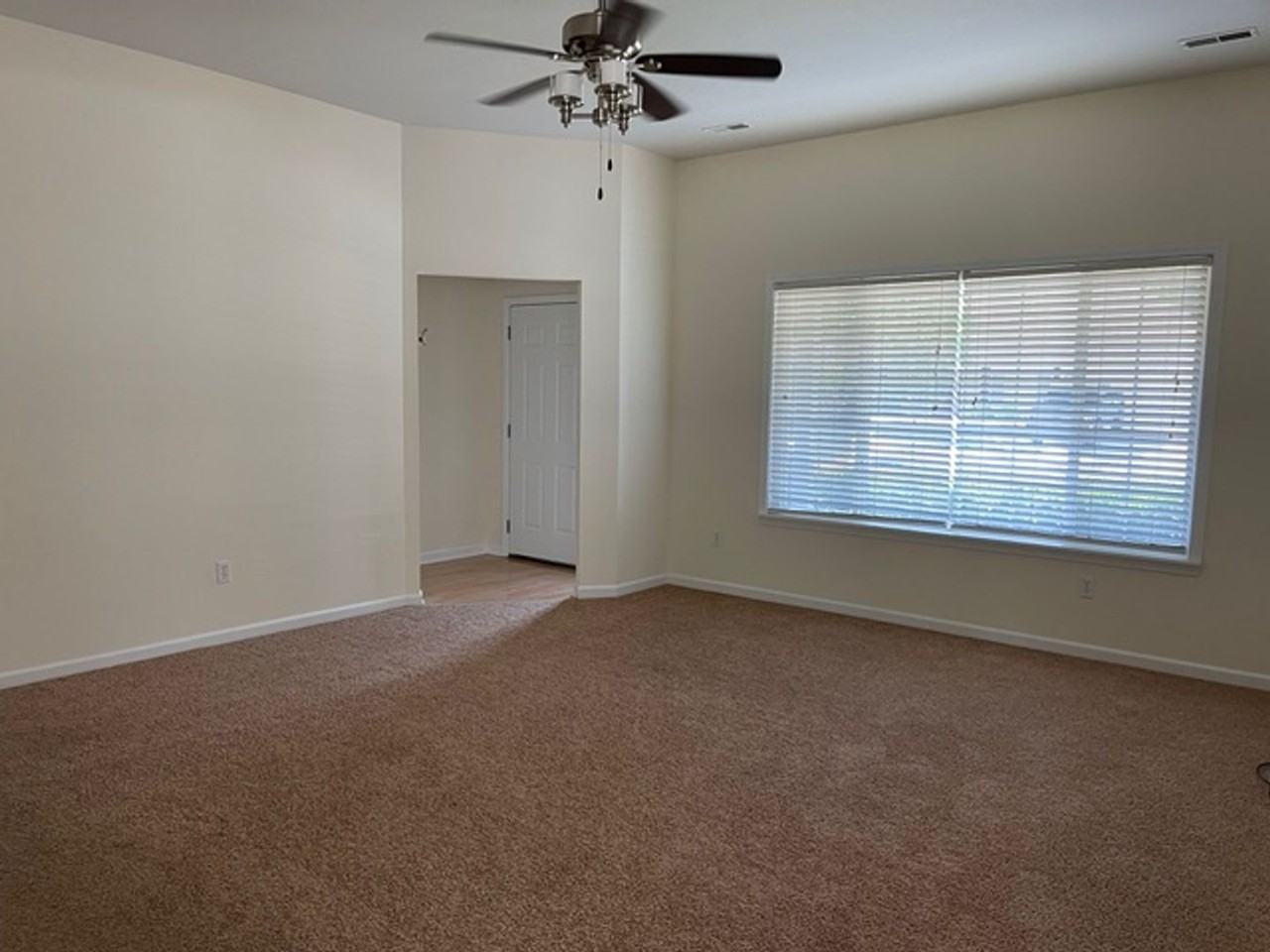 903 Norman Dr - Photo 3 of 17