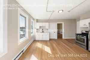 featured image of 50 1/2 Common St