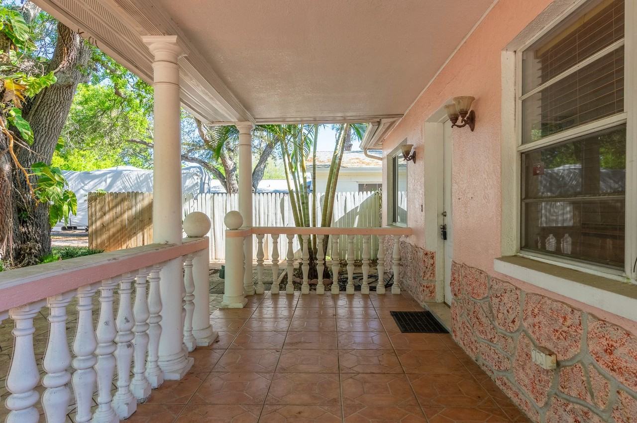 5601 Willow St N - Photo 3 of 33