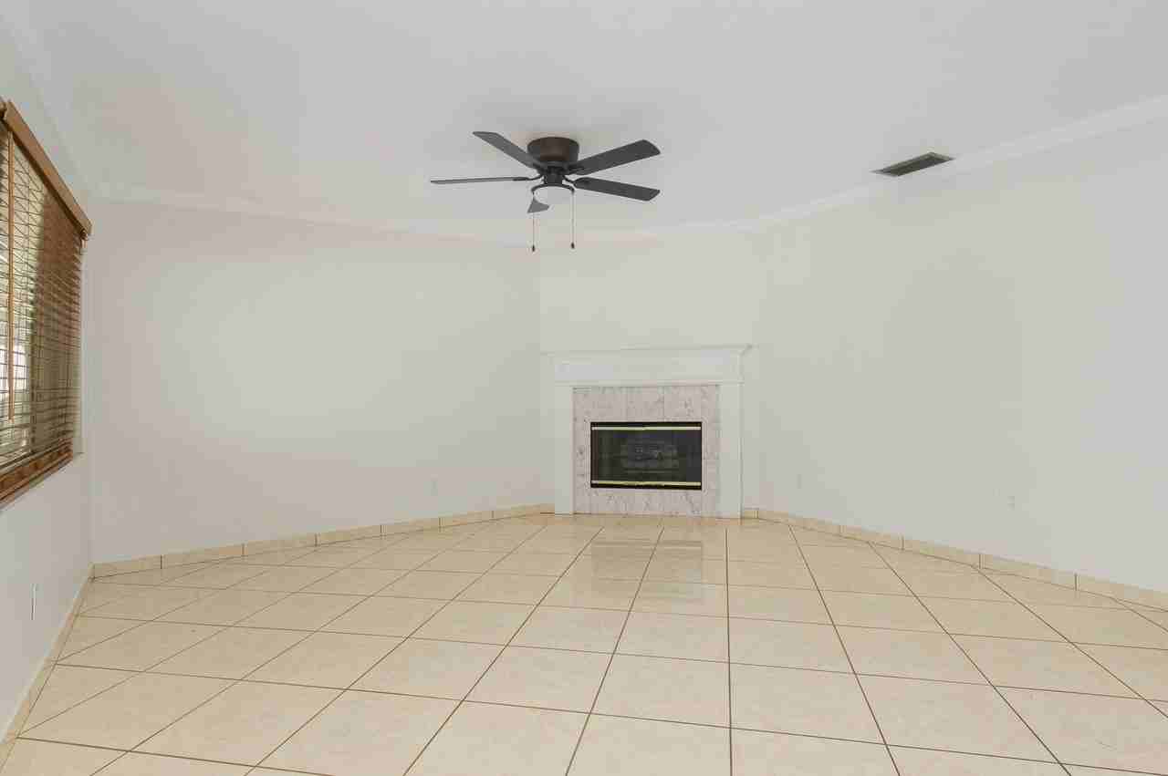 5601 Willow St N - Photo 4 of 33