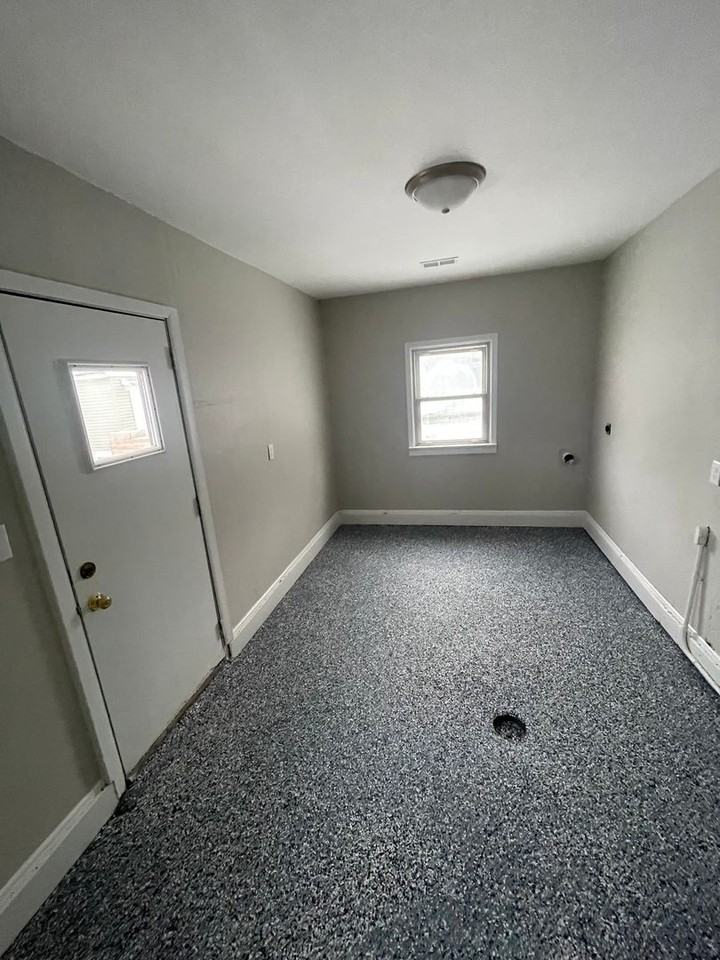 335 Eldora Rd - Photo 3 of 7