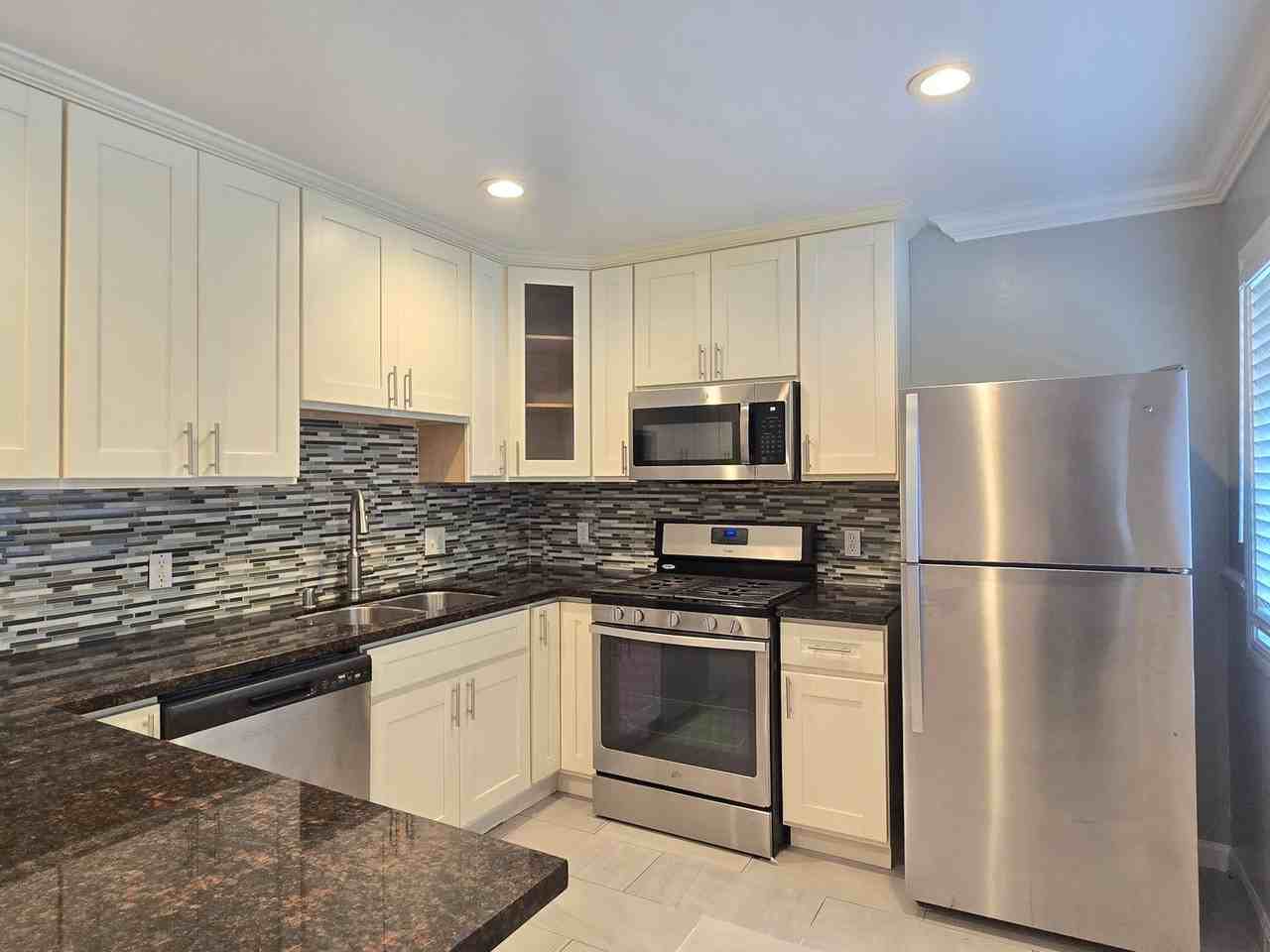 450 California St #3 - Photo 2 of 7