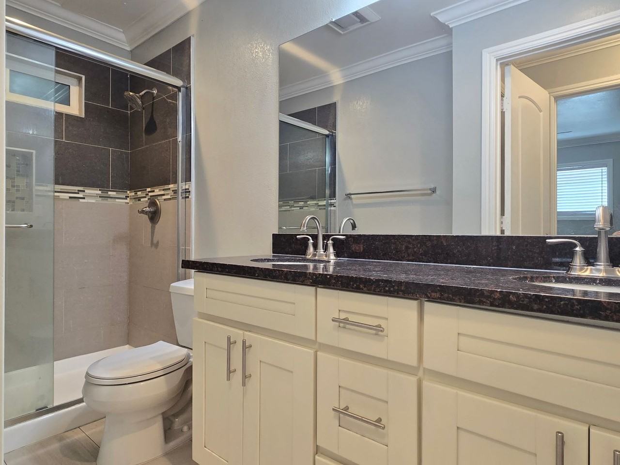 450 California St #3 - Photo 4 of 7