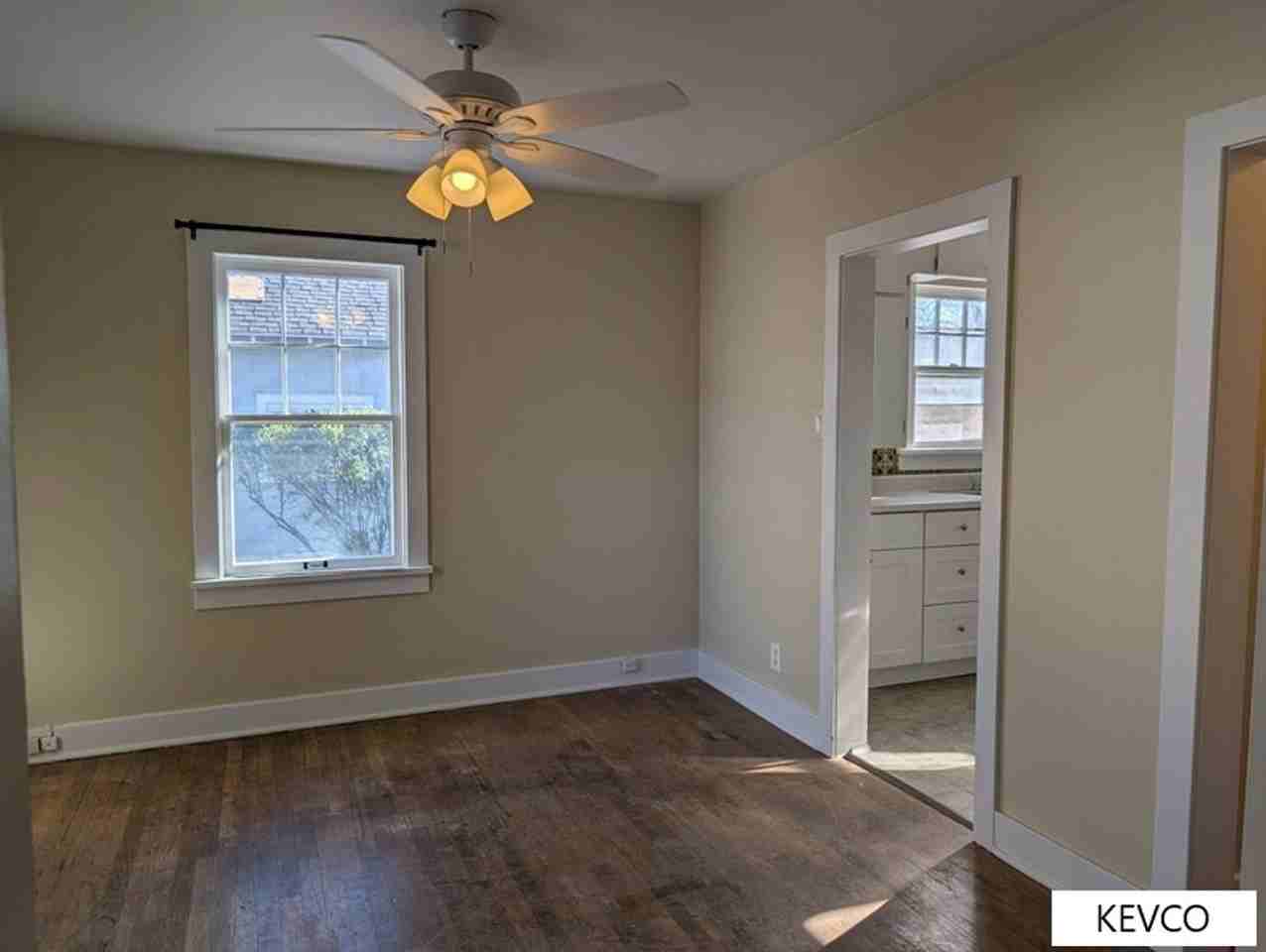 1629 Peterson St - Photo 3 of 13