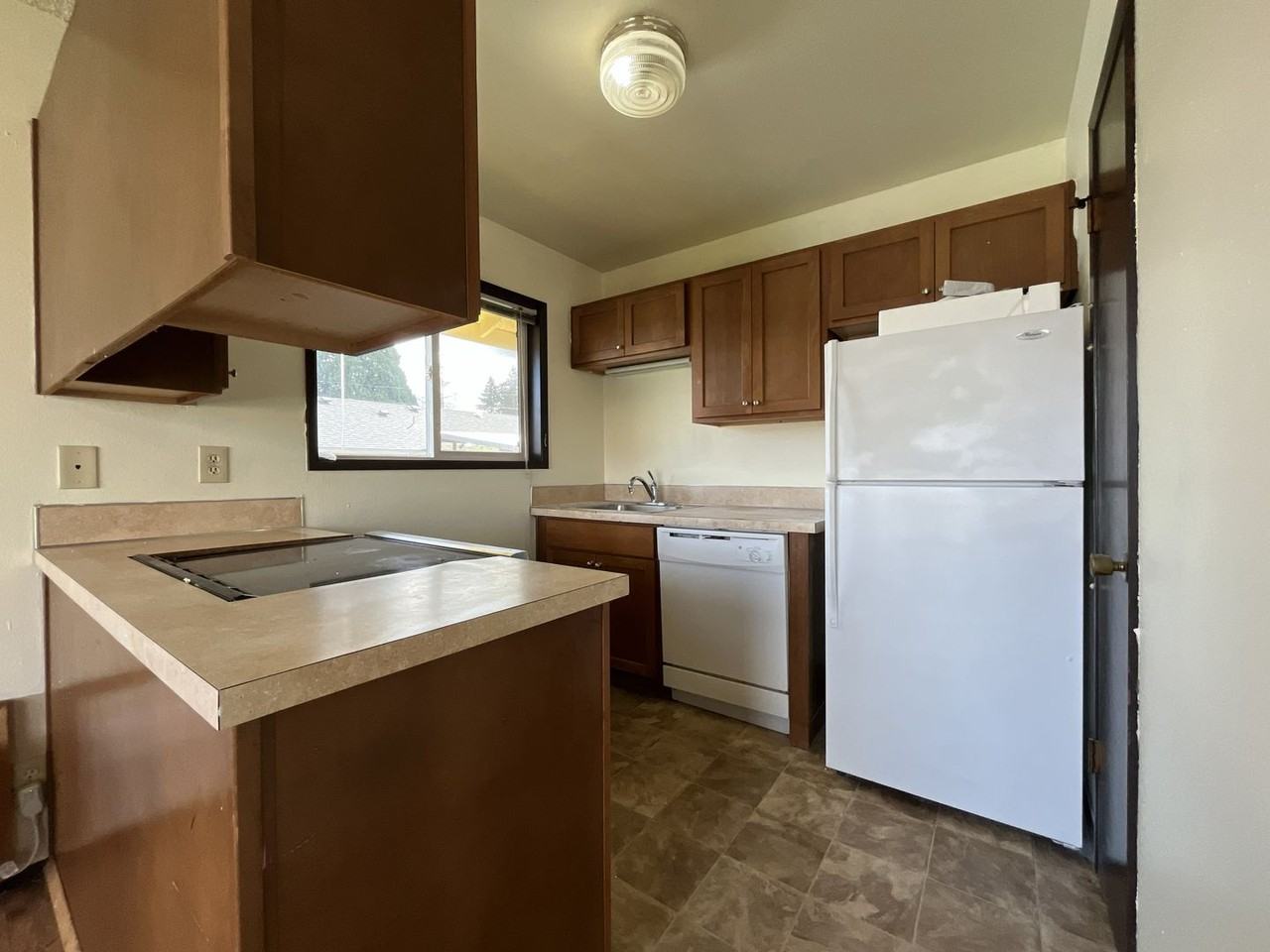 4660 Ne Lombard St - Photo 5 of 36