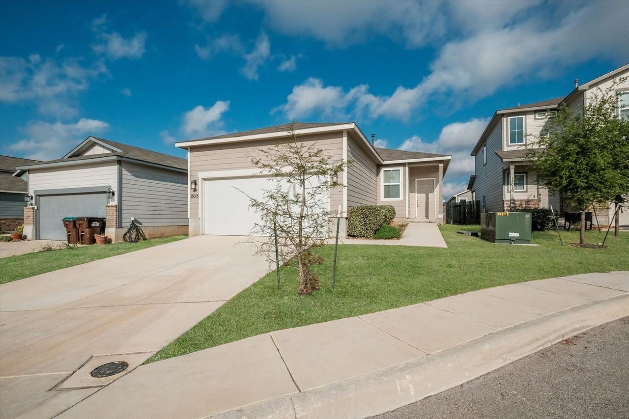 13015 Kathleen St - Photo 4 of 27