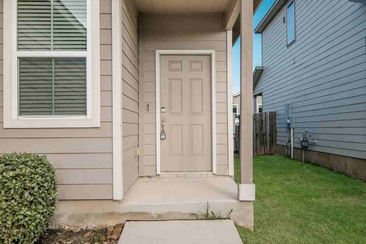 13015 Kathleen St - Photo 5 of 27