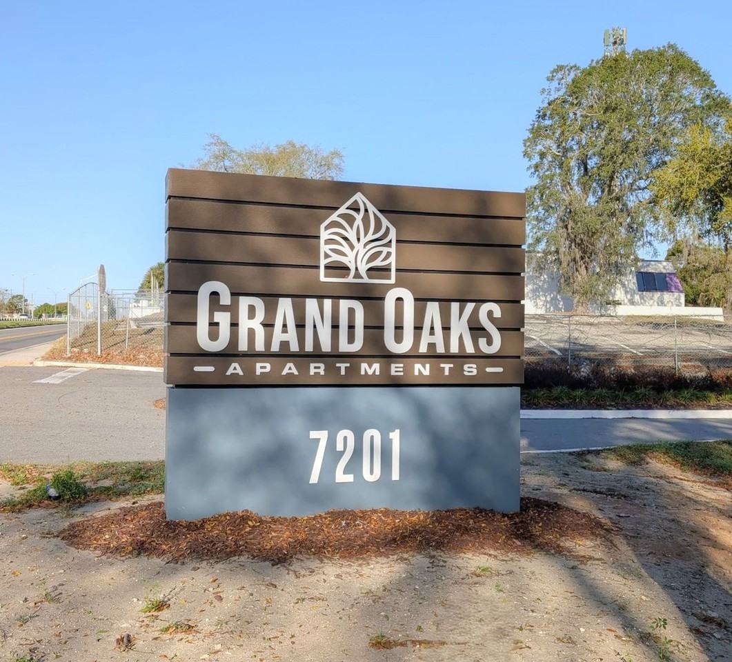 Grand Oaks Apartment - Photo 3 of 50