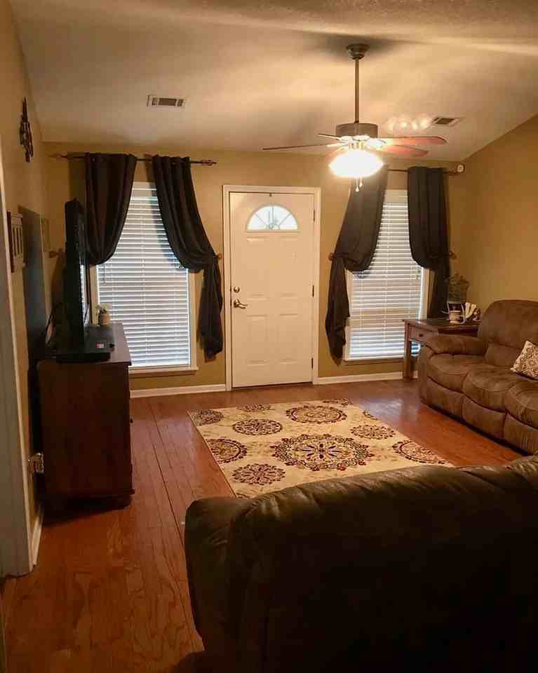 811 Hardwood Way - Photo 3 of 6