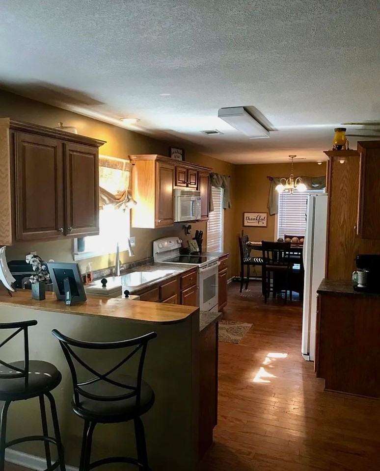 811 Hardwood Way - Photo 4 of 6