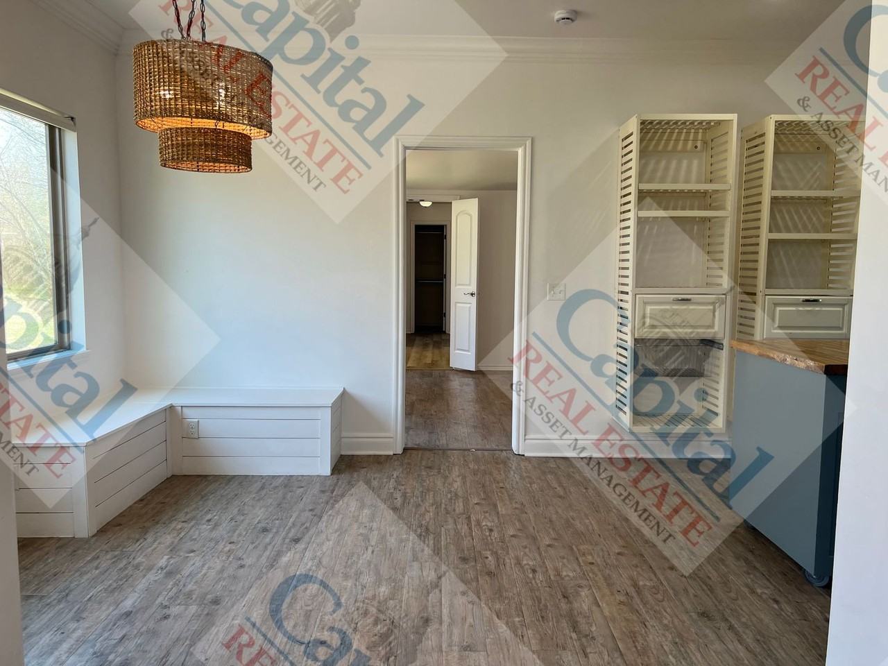 1633 Ne 11th St - Photo 4 of 32